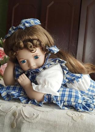 Вінтажна порцелянова лялька. італія. лялька для декору