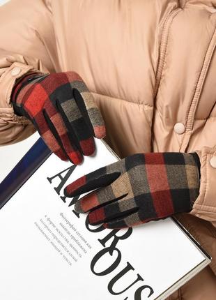 Перчатки женские текстильные на флисе черно-красного цвета 153193l gl_55