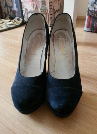 Нарядні туфлі 38 розмір