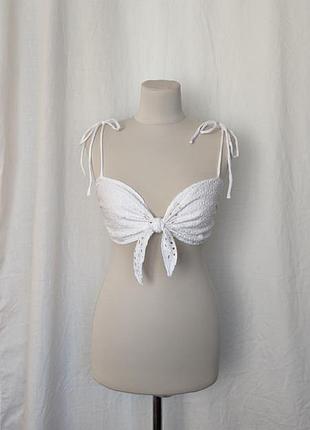 Топ с вышивкой на брителях zara