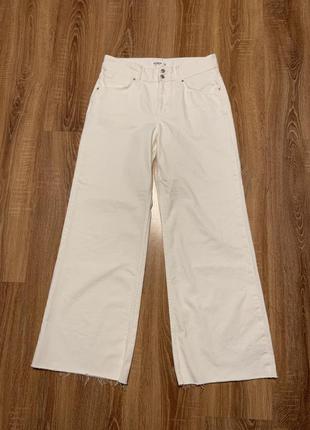 Белые джинсы pull&bear размер40