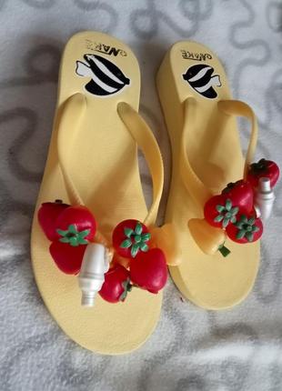 Шлепанцы вьетнамки