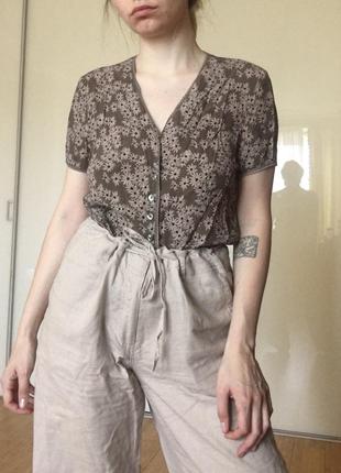 Легкая блуза с цветочным принтом