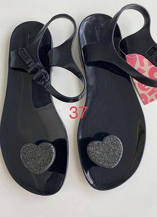 Босоніжки 37,38,39,40