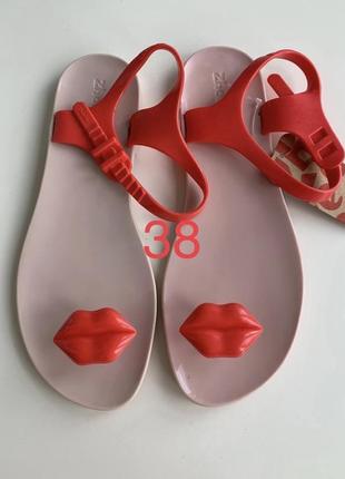 Босоножки 37,38,39