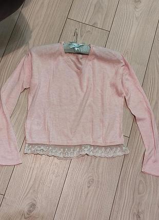 Легкая кофточка с кружевом