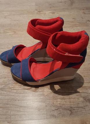Нові червоні сині стильні босоніжки