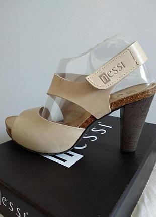 Босоножки из натуральной кожи sessi