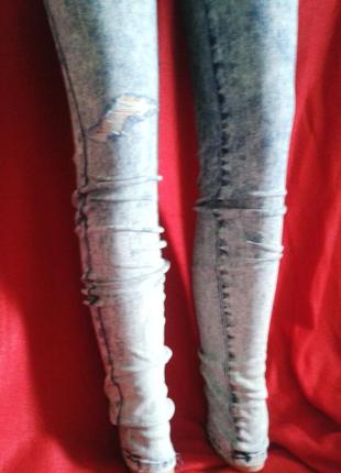 Тонкие стрейчевые скинни-джинсы2 фото