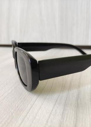 Тредовые винтажные овальные солнцезащитные очки uv черные с широкой толстой оправой полароид9 фото