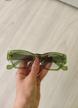 Трендовые солнцезащитные очки зелени с толстой широкой оправой небольшие маленькие овальные круглые квадратные uv защита4 фото