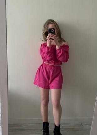 Рожевий костюм шорти + топ з відкритими плечима7 фото