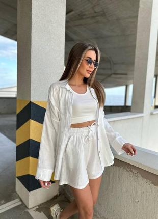 Модний костюм: сорочка  + топ + шорти