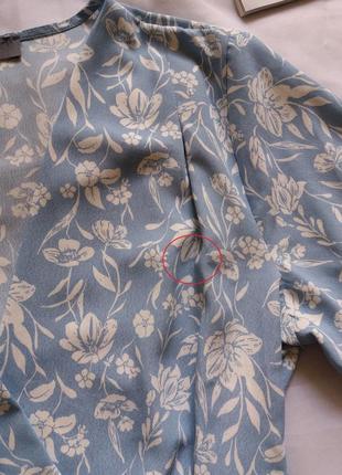 Красивая голубая летняя блуза с цветами от бренда primark6 фото