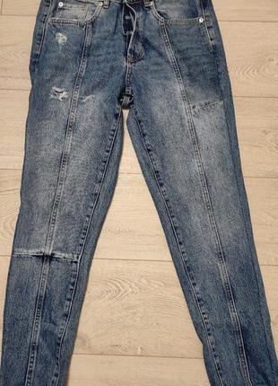 Джинсы мом