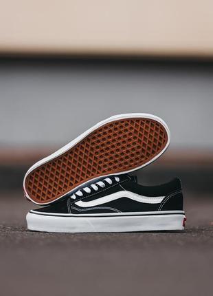 Шикарні чоловічі кеди vans old skool чорні10 фото