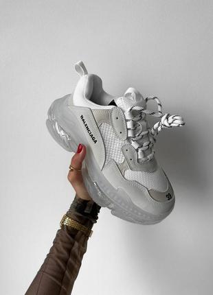 Женские кроссовки в стиле balenciaga triple s cream white clear sole