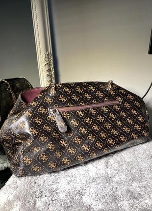 Яркая сумка от guess 3