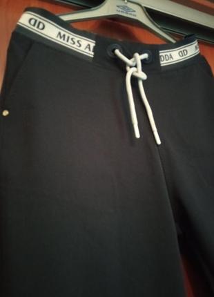 Коттоновые брюки на резинке и манжетах2 фото