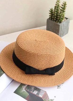 Соломенная шляпа жесткой формы с цилиндрической тульёй и прямыми полями 💛🖤1 фото