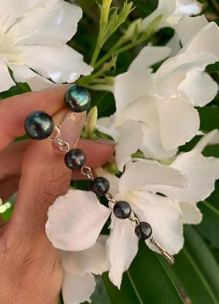Асиметричні срібні сережки з чорними перлами ′перо жар-птиці′1 фото