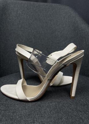 Фірмові босоніжки bcbg maxazria nude leather jash heels7 фото