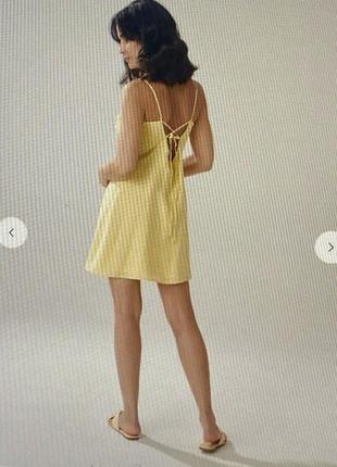 Желтая мини-платье