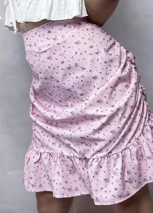 Розовая юбка мини в цветочный принт missguided1 фото