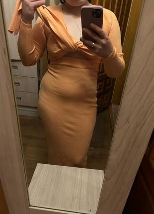 Цельное платье