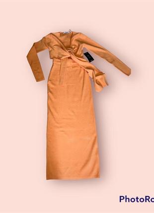 Цельное платье