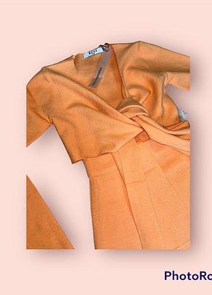 Цельное платье