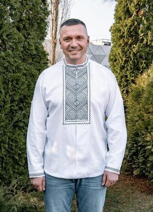 Лляна вишиванка для чоловіків