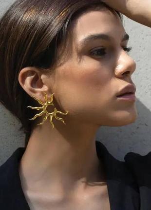 Стильные серьги