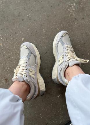 Кроссовки new balance 2002r beige4 фото