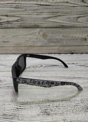 Мужские солнцезащитные очки зеркальные, матовые в пластиковой оправе ( без бренда)3 фото