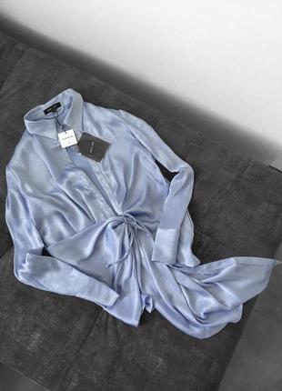 Шикарная блуза на запах небесного цвета1 фото