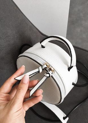 Вместительные сумочки бочонком 6