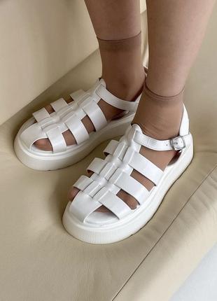 Босоніжки сандалі на платформі білі бежеві1 фото