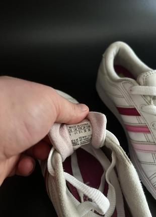 Adidas белые кожаные кроссовки 37,5 (23,5 см) на плоской подошве базовые с розовым8 фото