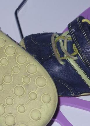 Кожаные кросовки-пинетки фирмы clarcs р4(19-20)2 фото