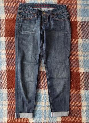 Фирменные джинсы