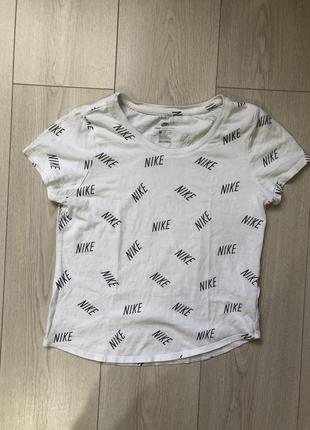 Футболка nike tee