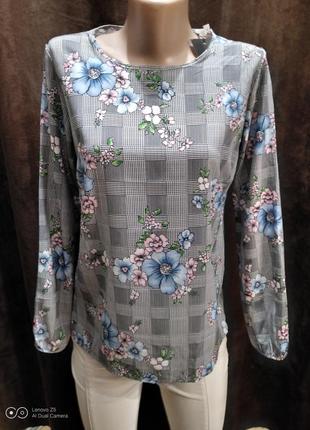 Блуза в клеточку с цветами1 фото