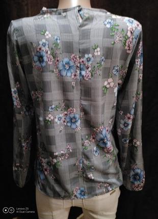 Блуза в клеточку с цветами2 фото