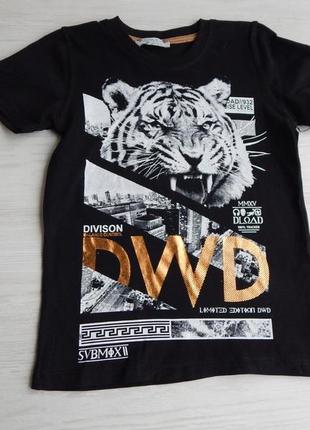 Черная футболка с тигром watch me