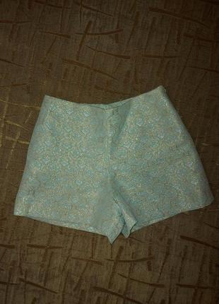 Классные фактурные блестящие шорты