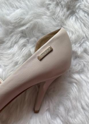 Красивые бежевые туфли с открытым носиком verona5 фото
