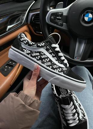 Текстильные кеды vans. унисекс. цвет черный с белыми надписями.2 фото