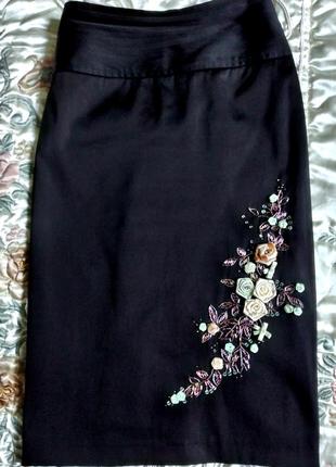 Шикарная атласная юбка с аппликацией1 фото