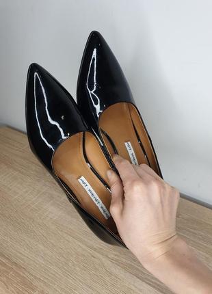 Шикарные брендовые натуральные кожаные туфли лодочки лакированные с удлиненным мысом острым носком на высоких стойких блочных каблуках other stories6 фото